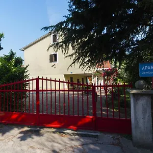 Milica Appartamento Umago